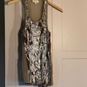 Elizabeth and James gold lame racer back tank, sheer back, sz S